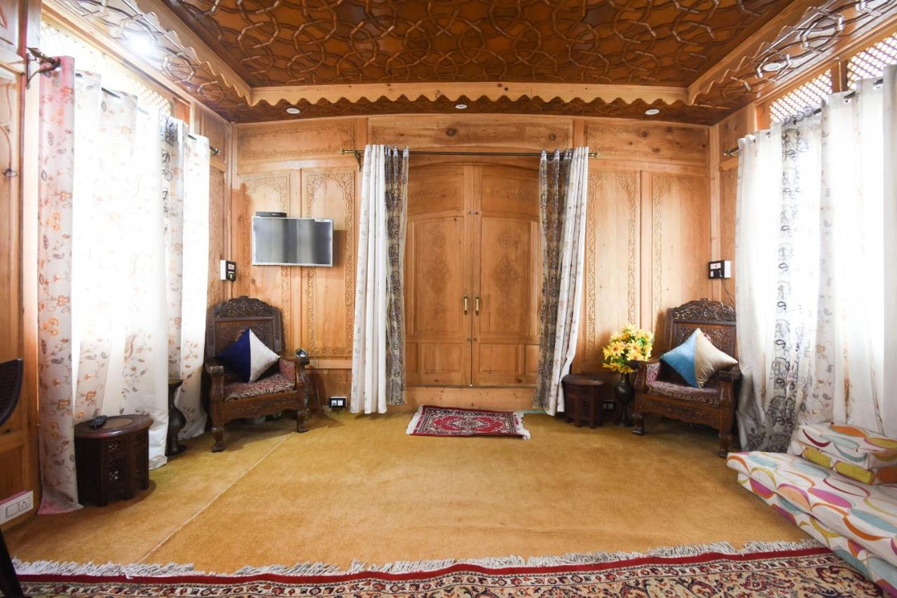 OYO 66637 Merlin Group Of Houseboats Hotel Srīnagar Buitenkant foto